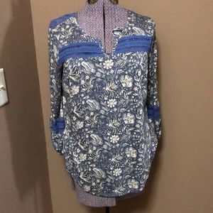 Canyon river blues size L new with tag lace yolk tee
